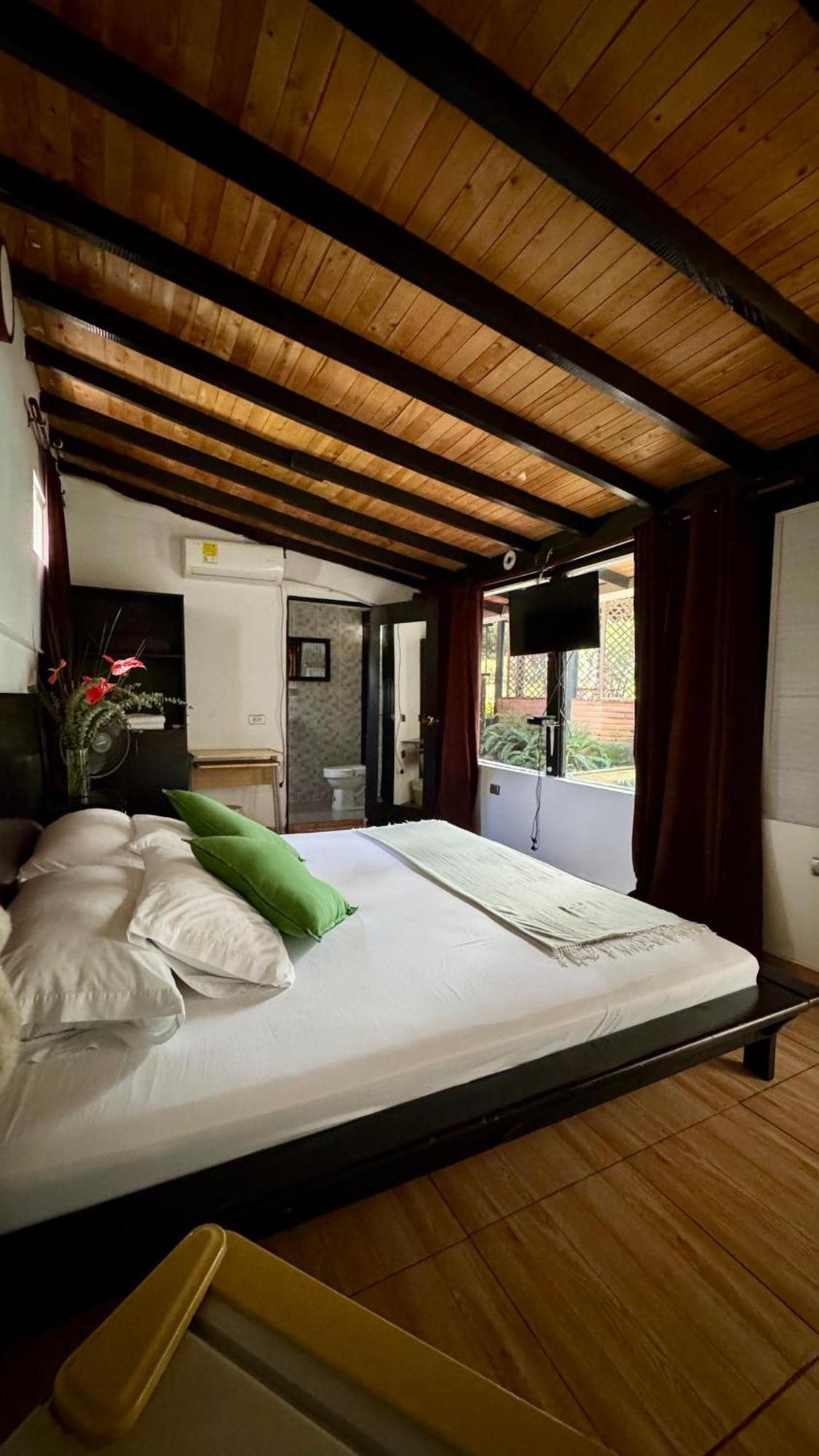 Hotel Premium Real Μεντεγίν Εξωτερικό φωτογραφία